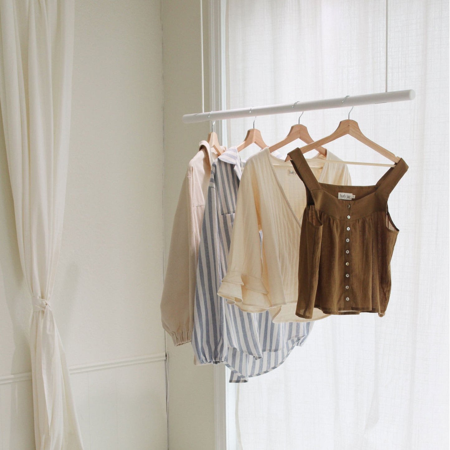 Hanging Clothes Rack